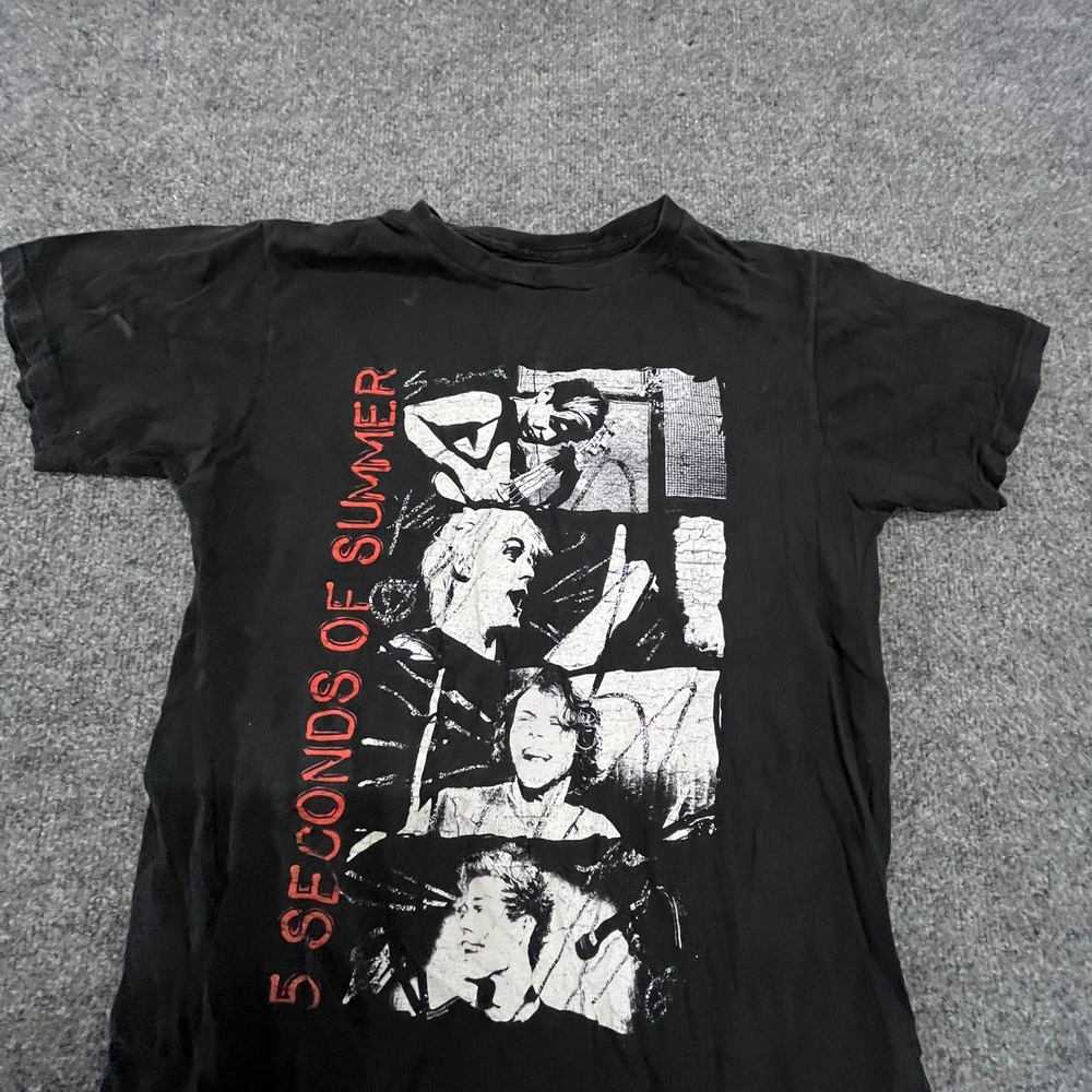 5 Seconds of Summer T-Shirt Mens Size M Black Graphic Band Tee Slim Fit Cotton